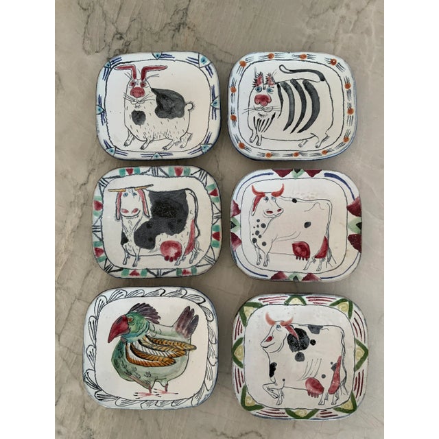 Late 20th Century Suki Diamond-Signed Stoneware Wall Plates Featuring Farm Animals, Set of 6 For Sale - Image 10 of 10