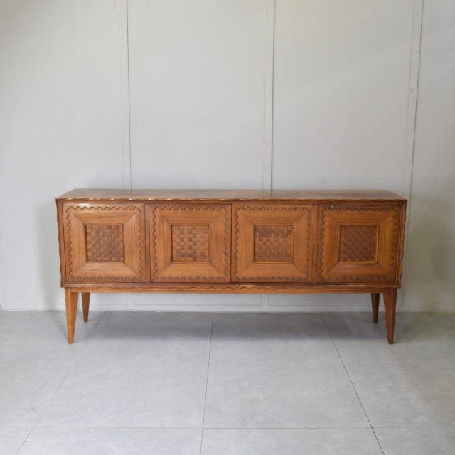 Walnut Credenza with Checkerboard Marquetry attributed to Paolo Buffa, 1950s For Sale - Image 11 of 14