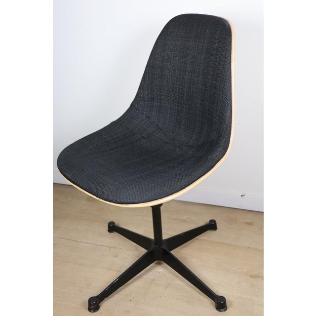 Adjustable Swivel Chair in Fiberglass by Charles and Ray Eames for Herman Miller, 1960s For Sale - Image 16 of 16