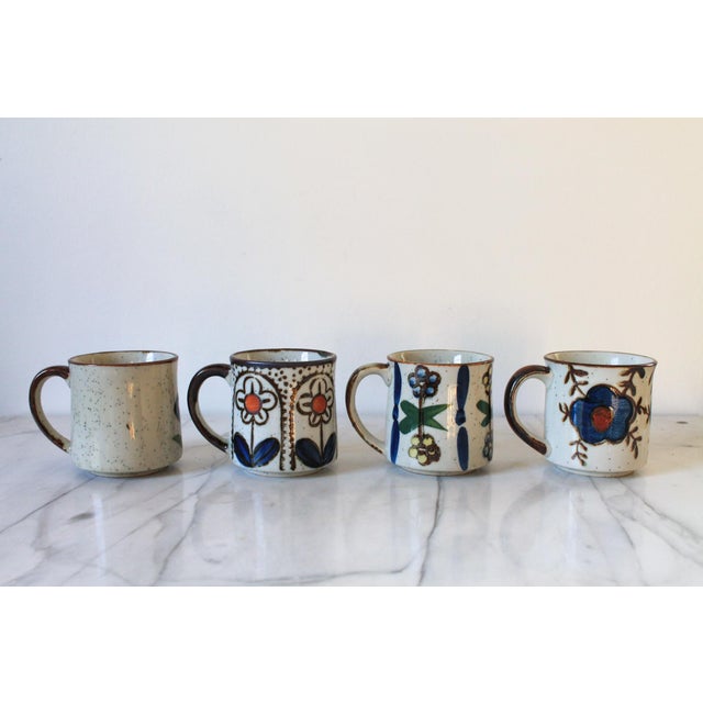 Light Gray Vintage Mid-Century Speckled Cream Stoneware Coffee Mugs S/4 For Sale - Image 8 of 10