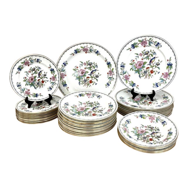 1960s Large Collection of John Aynsley ‘Pembroke’ Pattern Fine English Bone China - Set of 39 For Sale