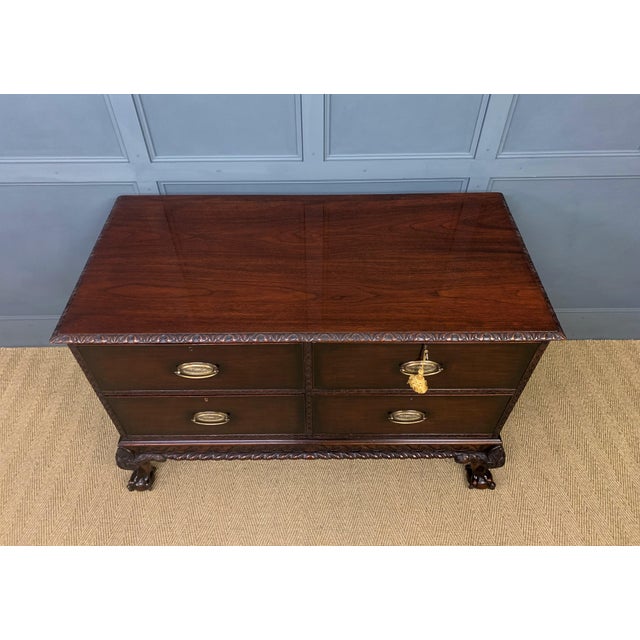 Large Antique Chippendale Style Chest in Mahogany, 1890 For Sale - Image 3 of 17