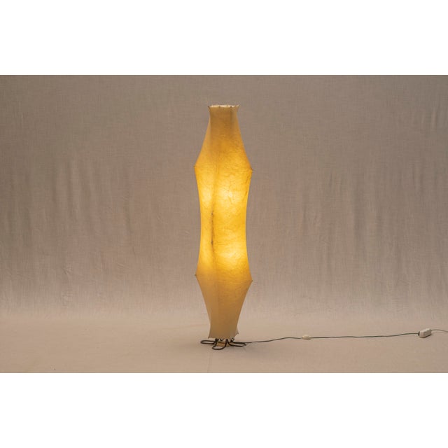Exceptional Fantasma floor lamp designed by Tobia and Afra Scarpa for Flos in the 1960s. An iconic example of Italian...