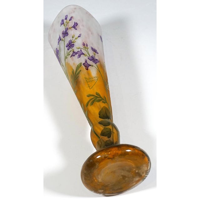 Brown Art Nouveau Cameo Vase by Julienne Des Dames for Daum Nancy, France, 1910 For Sale - Image 8 of 9