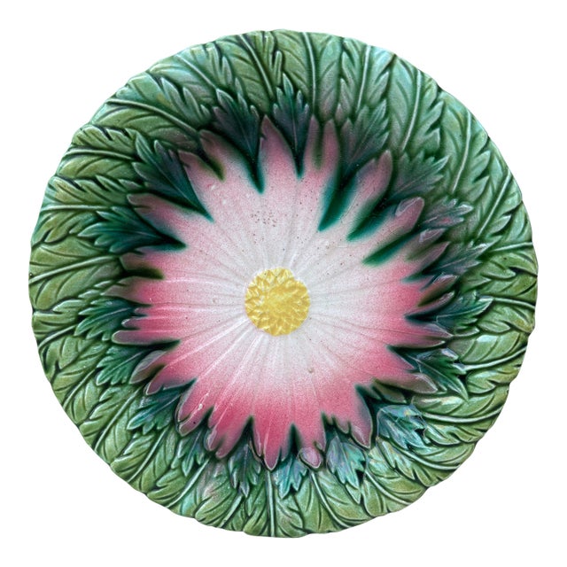 French Majolica Daisy Plate Orchies, Circa 1890 For Sale