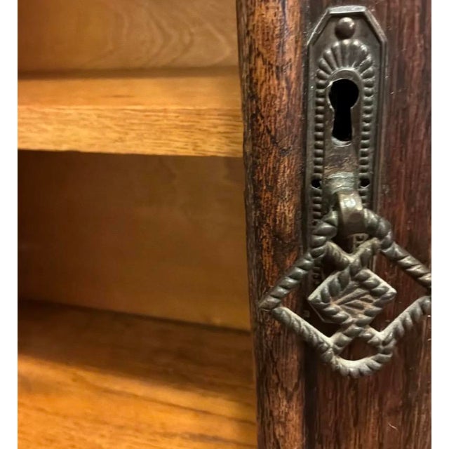 Early 20th Century Antique Arts and Crafts Bookcase - Leaded Glass Doors-Solid Oak For Sale In Seattle - Image 6 of 9
