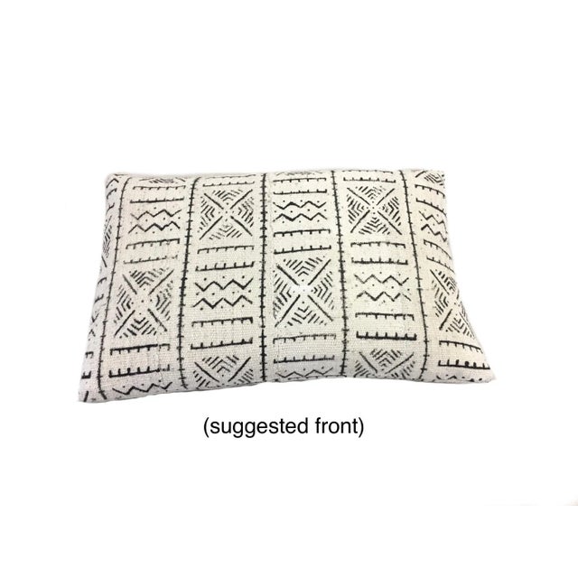 Tribal African Mali "Mudcloth" Bogolanfini Pillow, White/Black Lumbar 12" X 16" For Sale - Image 3 of 6