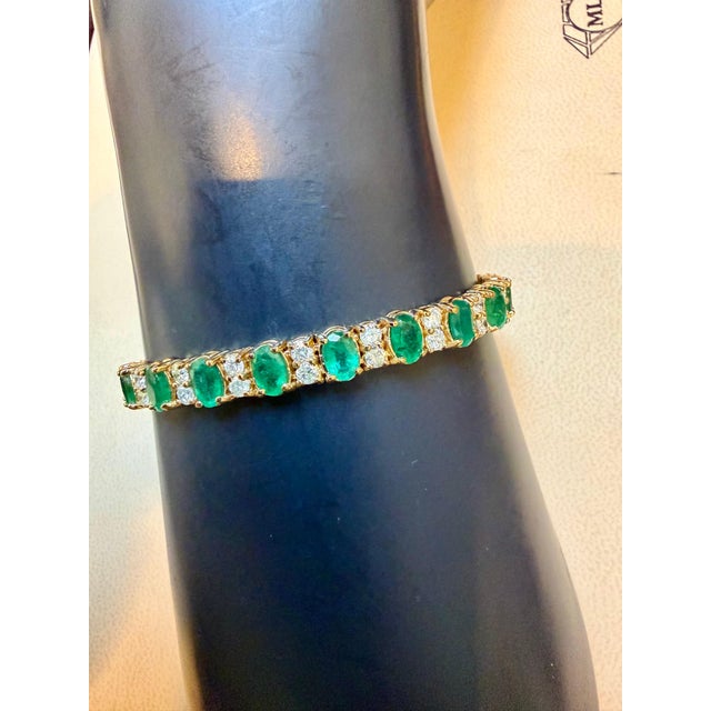 15 Carat Natural Emerald & 2.8 Carat Diamond Tennis Bracelet 14 Kt Yellow Gold For Sale - Image 10 of 18