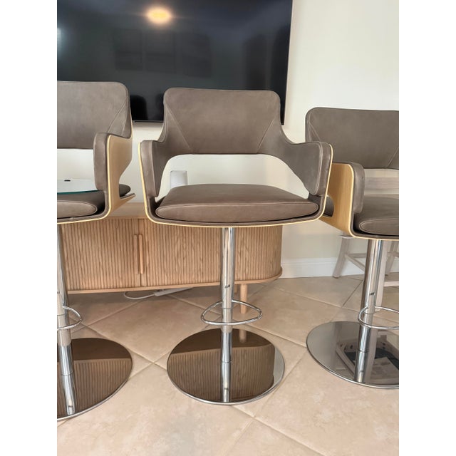 i4 Mariani set of 4 Bar Stools. Height is adjustable. Mint condition. No rips, no tears, no defects. Luxury Italian Design...