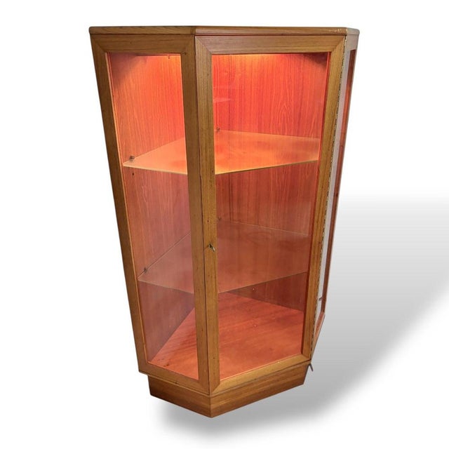 Vintage Illuminated Teak Corner Display Cabinet from Nathan For Sale - Image 6 of 8