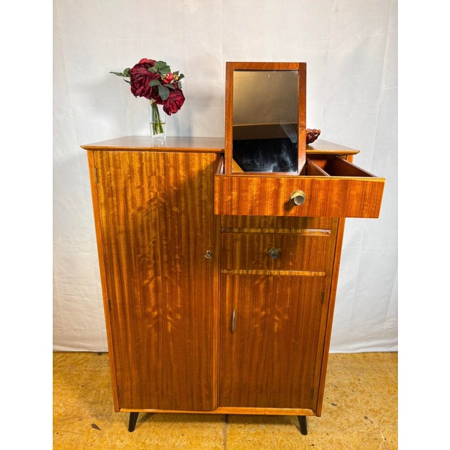 Mid-Century Modern Teak Wardrobe by Austinsuite, 1960 For Sale - Image 4 of 15