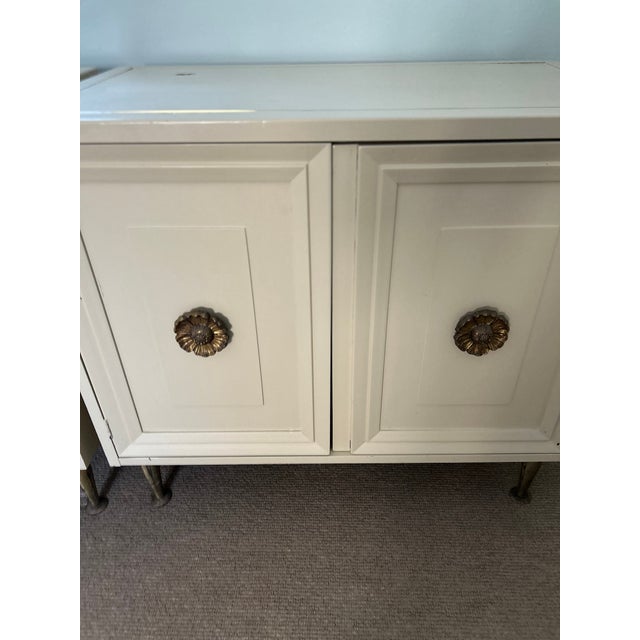 1970s Dorothy Draper Style Nightstands, A Pair For Sale - Image 4 of 17