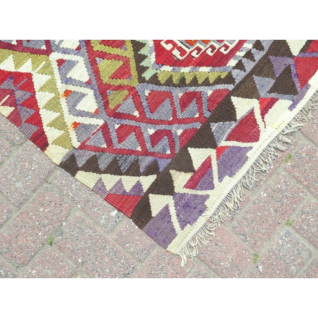 Mid 20th Century Vintage Small Aesthetic Handwoven Turkish Kilim Rug For Sale - Image 6 of 11
