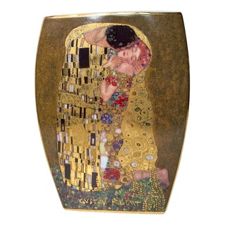 Artis Orbis Series The Kiss by Gustav Klimt Vase in Porcelain from Goebel, 2000s For Sale
