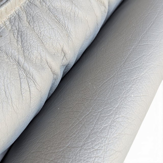 Vintage Nicoletti Italia Postmodern Gray Leather Loveseat, Italy, 1980s For Sale - Image 10 of 11