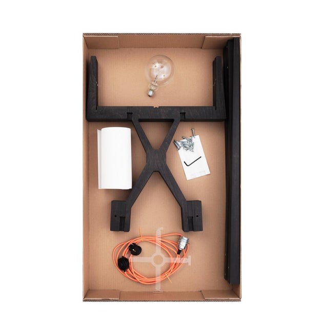 The Lese Floor Lamp is a solid lamp with a large lampshade. The lightweight puzzle structure makes the lamp distinctive....