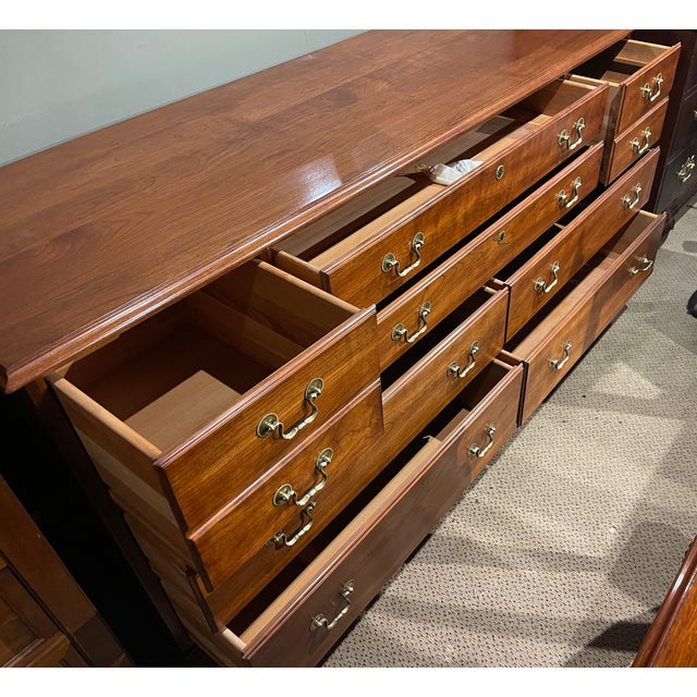 1990s Stickley Hudson Valley Collection Triple Dresser. Bracket-Foot. Bail Pull Done in Solid Brass. For Sale In Kansas City - Image 6 of 11