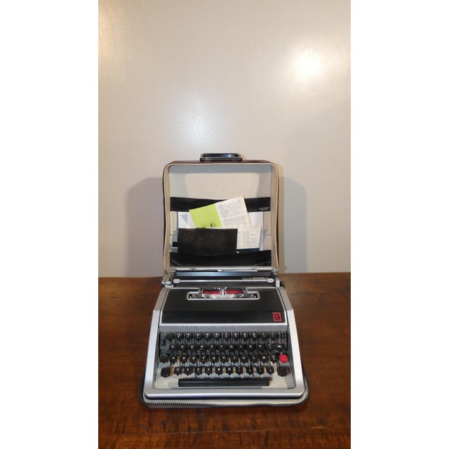 Lettera DL Typewriter from Olivetti, Italy, 1965 For Sale - Image 3 of 18