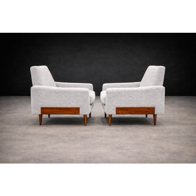 Pair of Brazilian Modern Armchairs in Caviuna & Light Gray Sherpa, Brazil, 1960s For Sale - Image 12 of 14