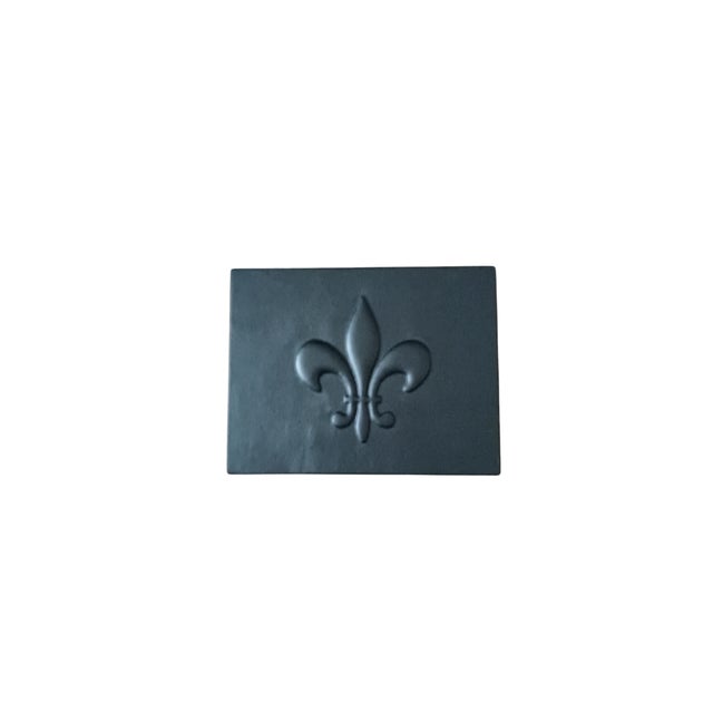 "Fleur De Lis" Desktop Cigar Humidor by Atoll For Sale - Image 4 of 8