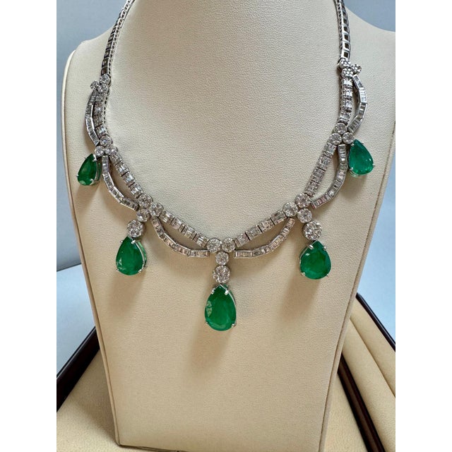 Gemstone 45 Ct Zambian Emerald and 12 Ct Diamond Necklace and Earring Bridal Suite For Sale - Image 7 of 8