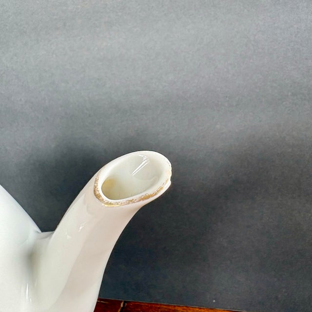 White Vintage Bavaria White Porcelain Teapot by Oscar Schaller With Gold Starburst Pattern, Germany (1910–1935) For Sale - Image 8 of 9