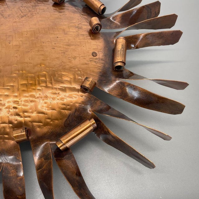 Large Copper Sunburst Theatre Wall Light in the style of Stilnovo, Italy, 1950s For Sale - Image 10 of 18