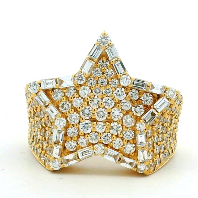 Contemporary 1990s Italian Diamond Star Cocktail Ring in 18k Yellow Gold, Size 7 For Sale - Image 3 of 17