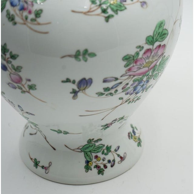 Chinese Qianlong Nian Zhi Porcelain Vase Table Lamps, 1960s, Set of 2 For Sale - Image 4 of 15