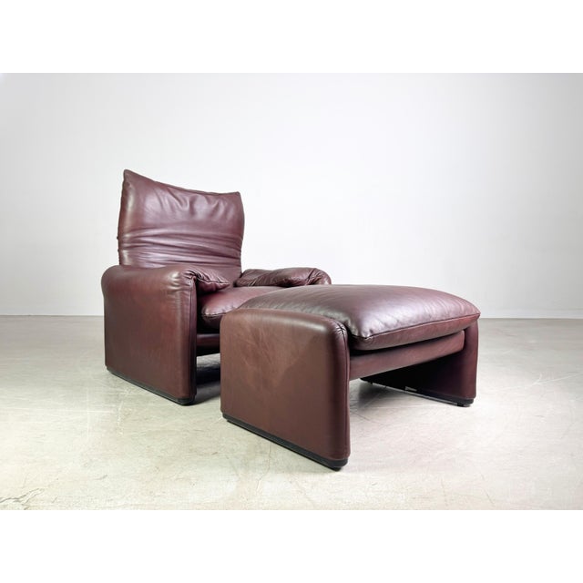 Set of Maralunga Chair with Ottoman by Vico Magistretti for Cassina For Sale - Image 5 of 14