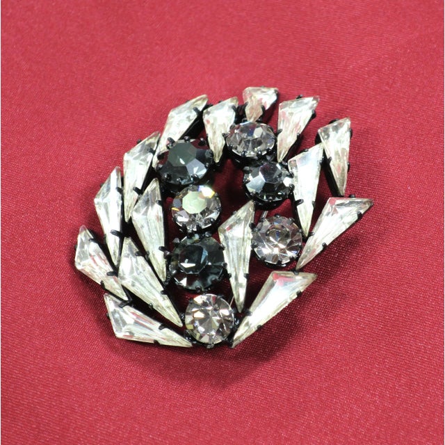 1950s Vintage Crystal Triangles "Black Diamonds" Brooch 1950s For Sale - Image 5 of 10