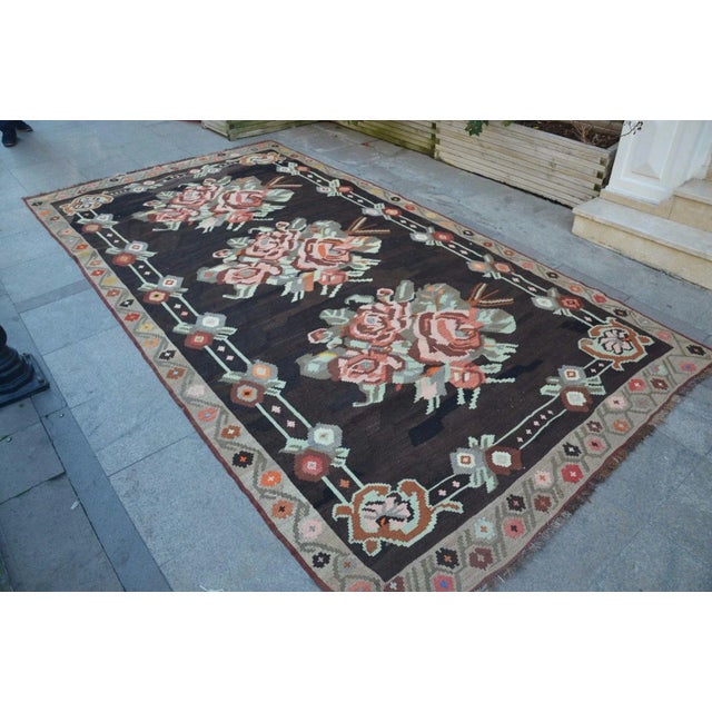 Vintage Floral Turkish Kilim Rug For Sale - Image 4 of 6