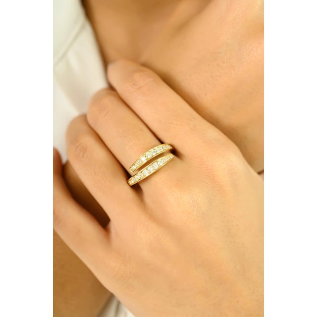Contemporary Diamond Bypass Ring in 14k Yellow Gold Size 6 For Sale - Image 4 of 10