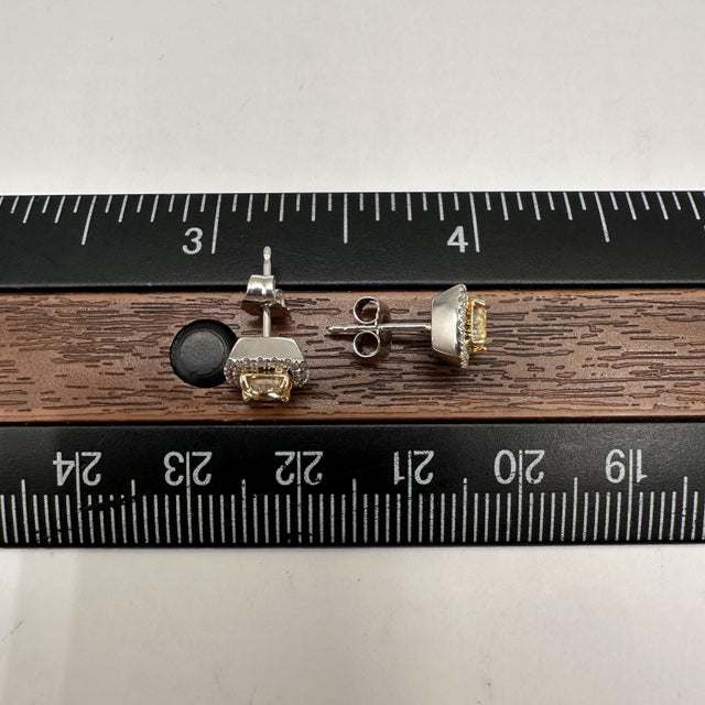 Early 21st Century Luscious Yellow Diamond Studs in 14kt Two-Tone Gold – 0.98ctw, Push Backs, New, A Pair For Sale - Image 5 of 5