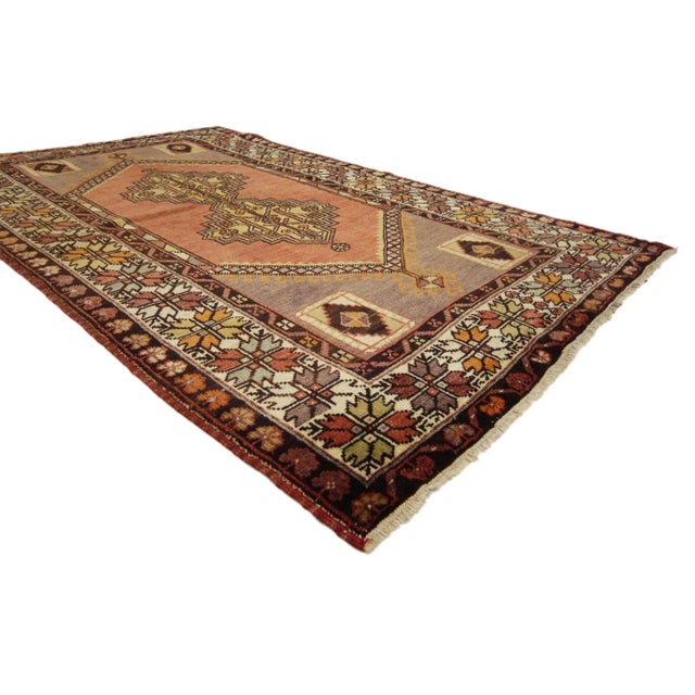 50155 Vintage Turkish Oushak Rug, 03'07 x 05'11. Modern style meets traditional sensibility in this hand knotted wool...