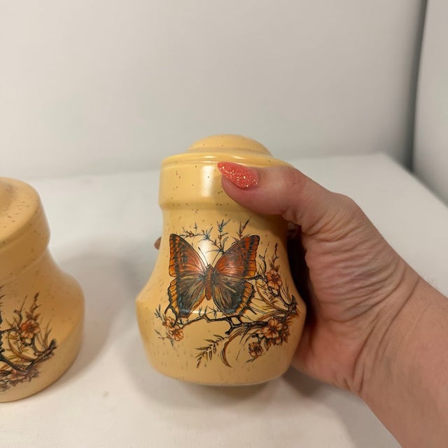 Vintage Mid-Century Modern Butterfly Ceramic Salt and Pepper Shakers Set Floral Yellow Cottage For Sale - Image 4 of 10