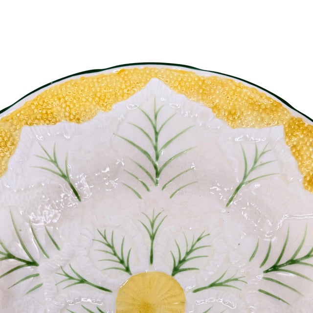 Wedgwood Pair of Wedgwood Majolica Cauliflower Pattern Plates, English, Ca. 1920 For Sale - Image 4 of 10