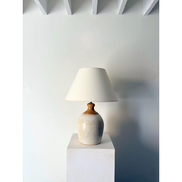 Brown Large Mid-Century Studio Pottery Table Lamp, Britain, 1960s For Sale - Image 8 of 8