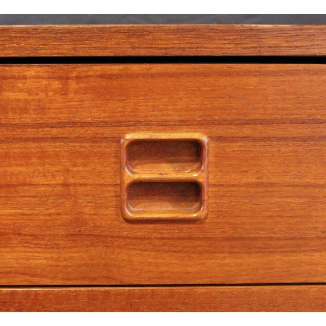 Brown C. 1960s Mid-Century Modern Small English Chest For Sale - Image 8 of 8