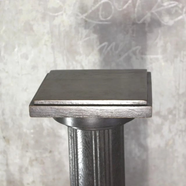 This tall wooden flower stand originates from the Gründerzeit period and was manufactured between 1850-1880.