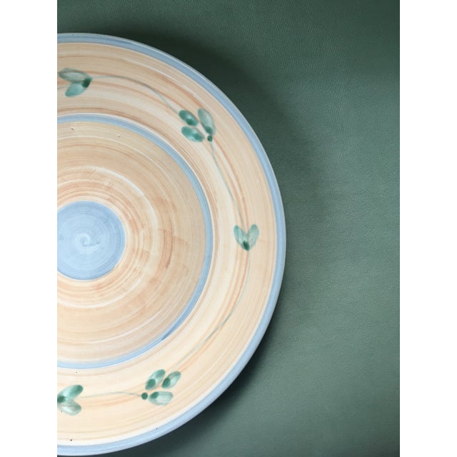 An Italian ceramic serving platter in excellent condition.