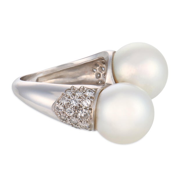 French Vintage Cultured Pearl Diamond 18k White Gold Toi Et Moi Ring, Size 6.5 For Sale - Image 4 of 6
