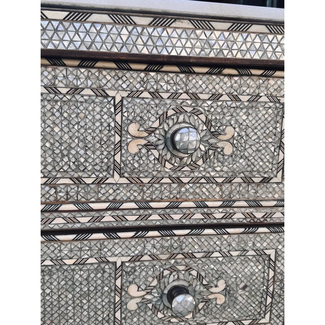 White Pair of Antique Syrian Mother-of-Pearl Inlay Nightstands With Marble Tops, Late 19th Century For Sale - Image 8 of 8