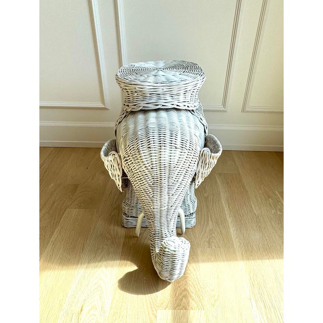 1970s White Wicker Elephant Side /Drinks Table, Trunk Up For Sale In Chicago - Image 6 of 8