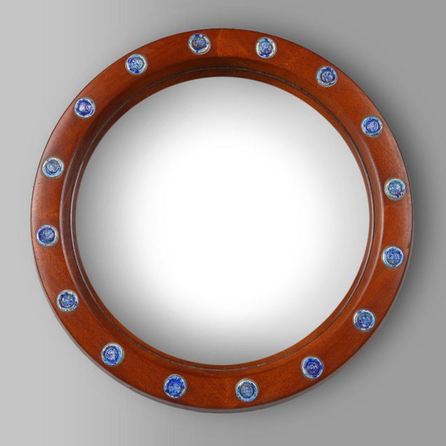 French Round Wooden Mirror with Blue and White Glass Decoration, 1960s For Sale - Image 10 of 10