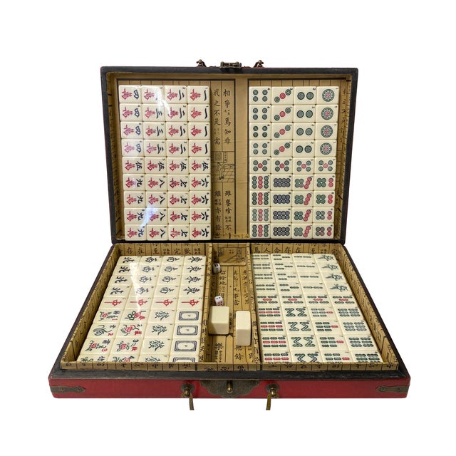 Chinoiserie Chinese Handmade Red Vinyl Box Regular Size Mahjong Tiles Game Set For Sale - Image 3 of 4