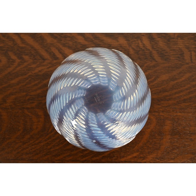 René Lalique "Ondes" Art Deco Opalescent Glass Bowl, 1930s For Sale - Image 9 of 12
