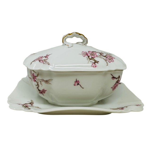 Late 19th Century Antique Haviland Limoges Gravy Boat With Attached Underplate, Schleiger 222 Pink Cherry Blossom Floral Pattern, 1876-1889 H&Co/L Mark For Sale - Image 5 of 18