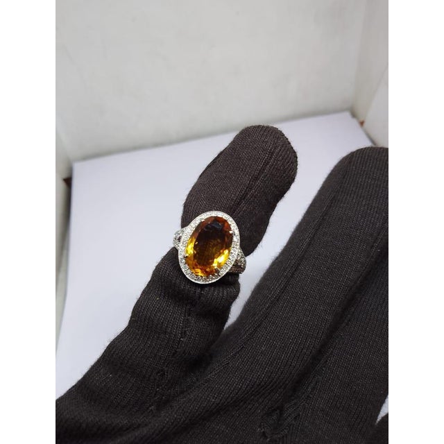 Natural Yellow Tourmaline & Diamond Ring in 18k Gold For Sale In New York - Image 6 of 8