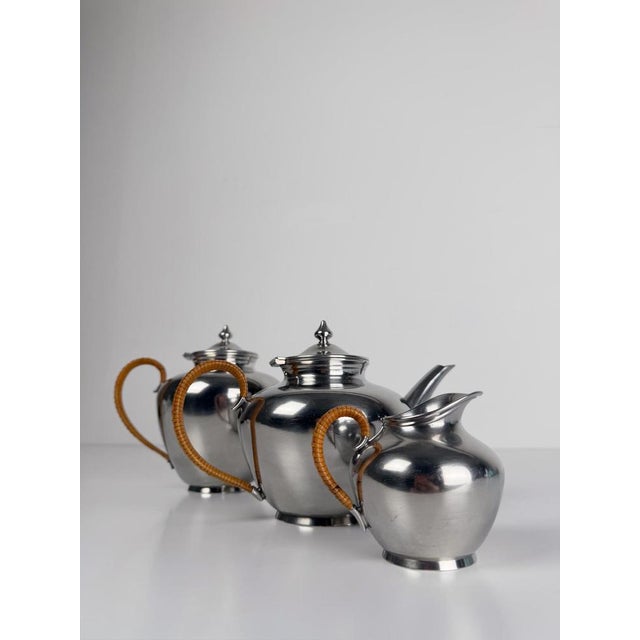 Wood Mid-20th Century Pewter Tea Set with Rattan Wrapped Handlers from Gras et Etienne, 1950s, Set of 3 For Sale - Image 7 of 18